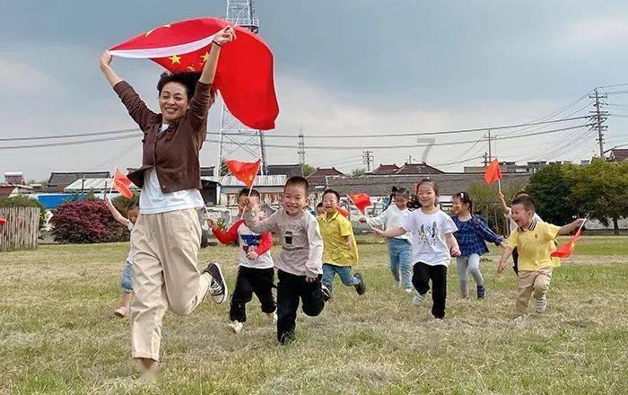 画图恰似归家梦，千里河山寸许长上下两句是什么，出自